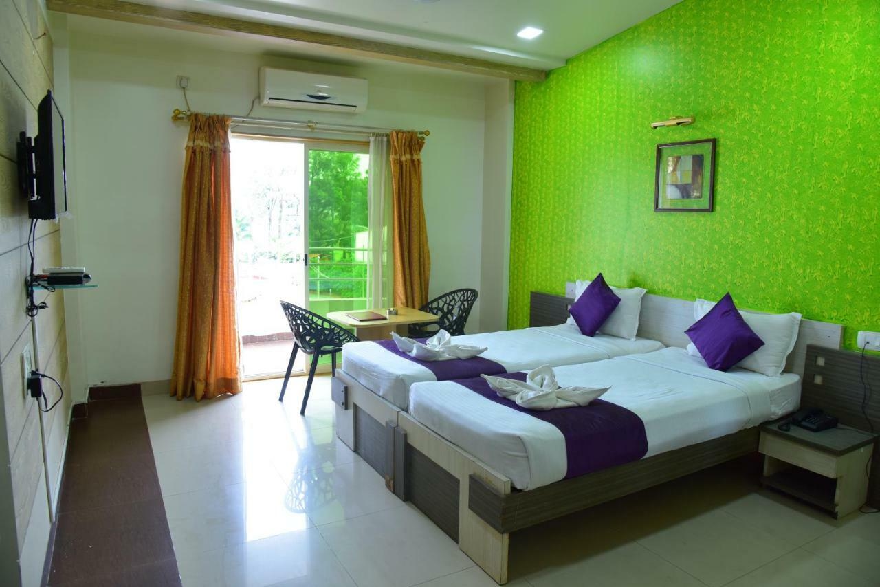 Palette - Spring Hills Resort Pirangut Exterior photo